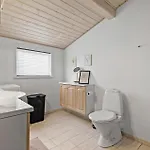 2 Bedroom Beautiful In V