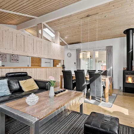 2 Bedroom Beautiful In V Сasa de vacaciones *