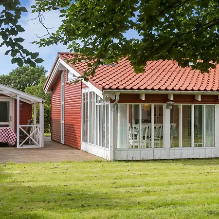 2 Bedroom Beautiful In V Holiday home